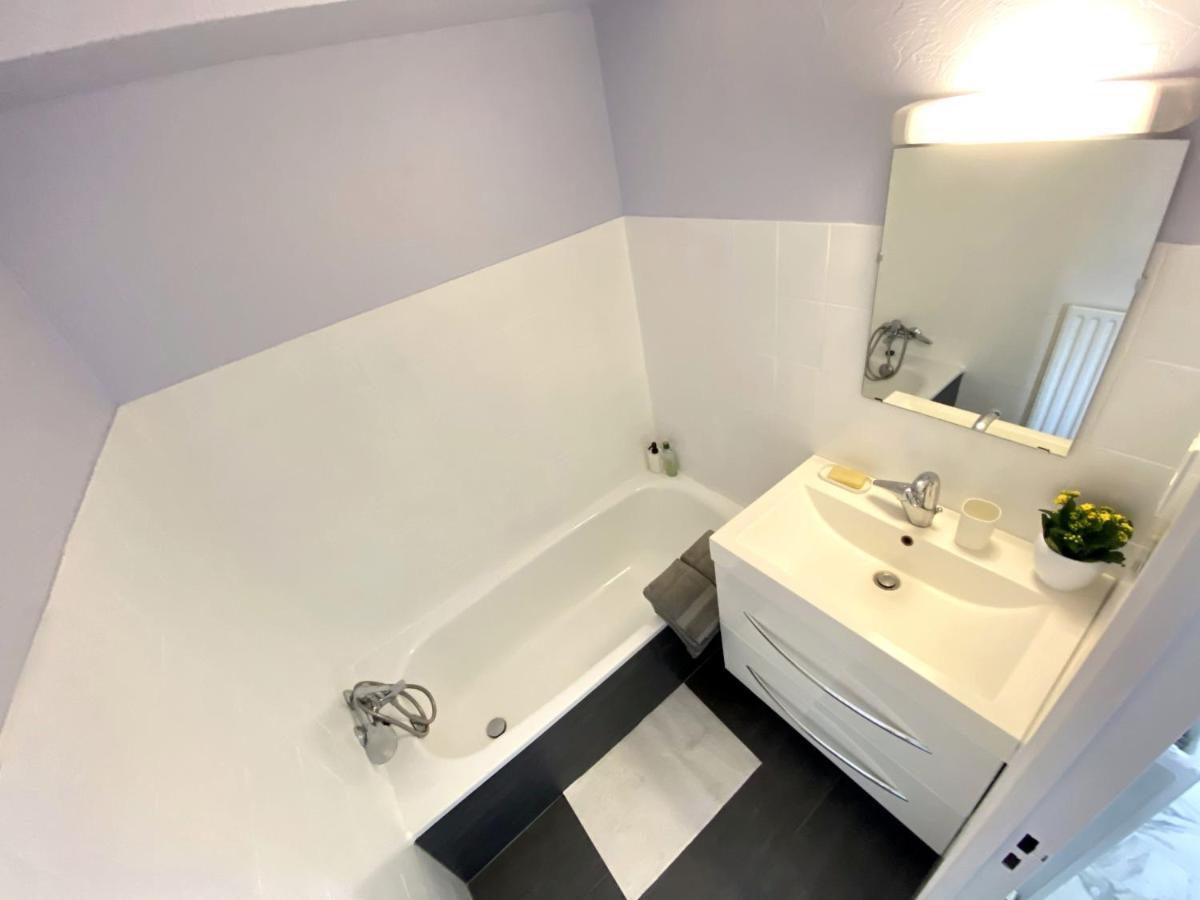 Studio With Terrace And Sea View, 10 Min To The Beach نيس المظهر الخارجي الصورة