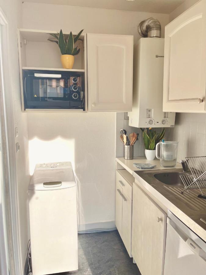 Studio With Terrace And Sea View, 10 Min To The Beach نيس المظهر الخارجي الصورة
